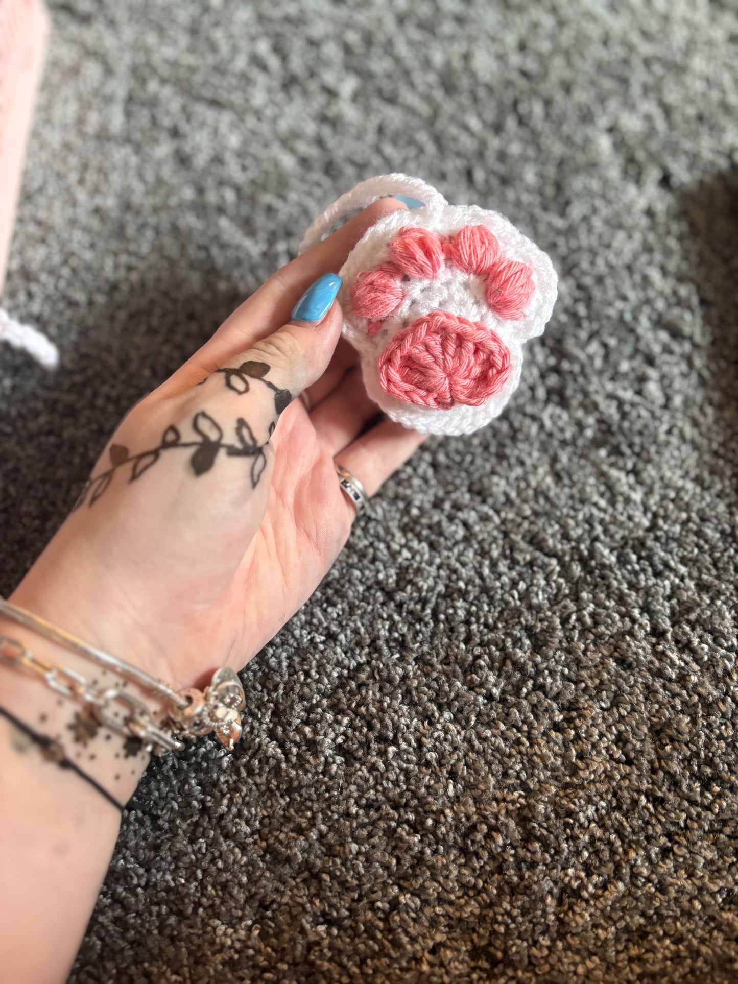 Kitty paws