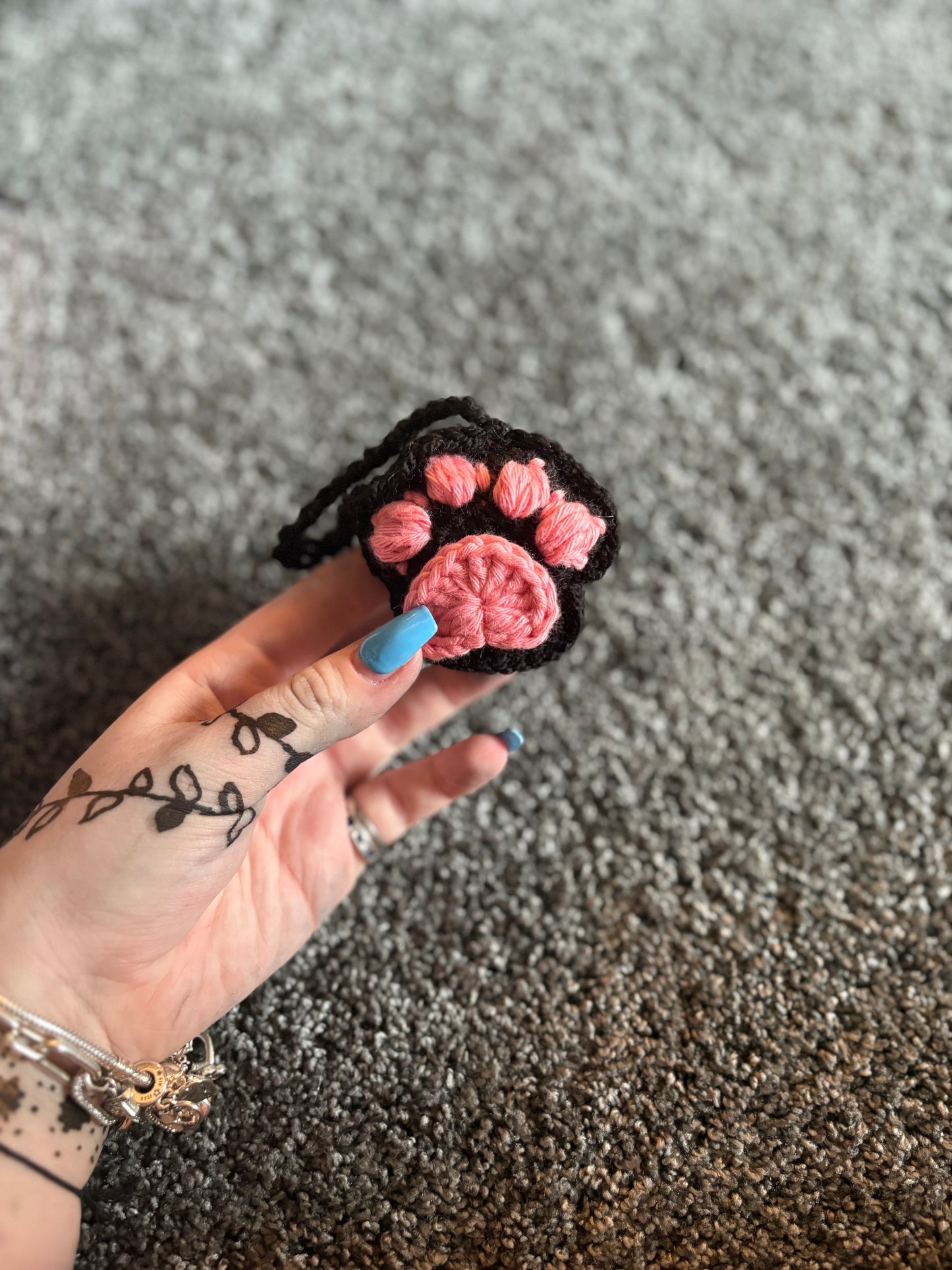 Kitty paws