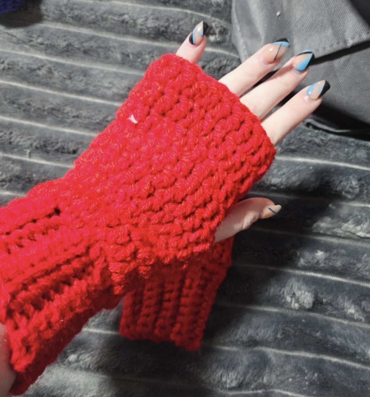 fingerless gloves