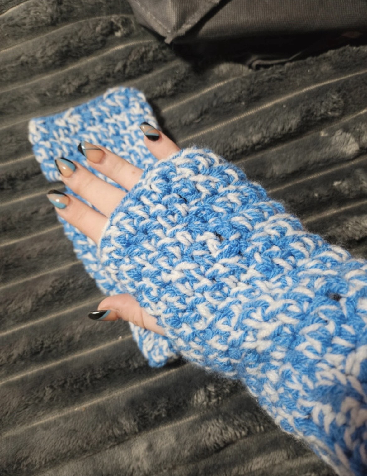 fingerless gloves