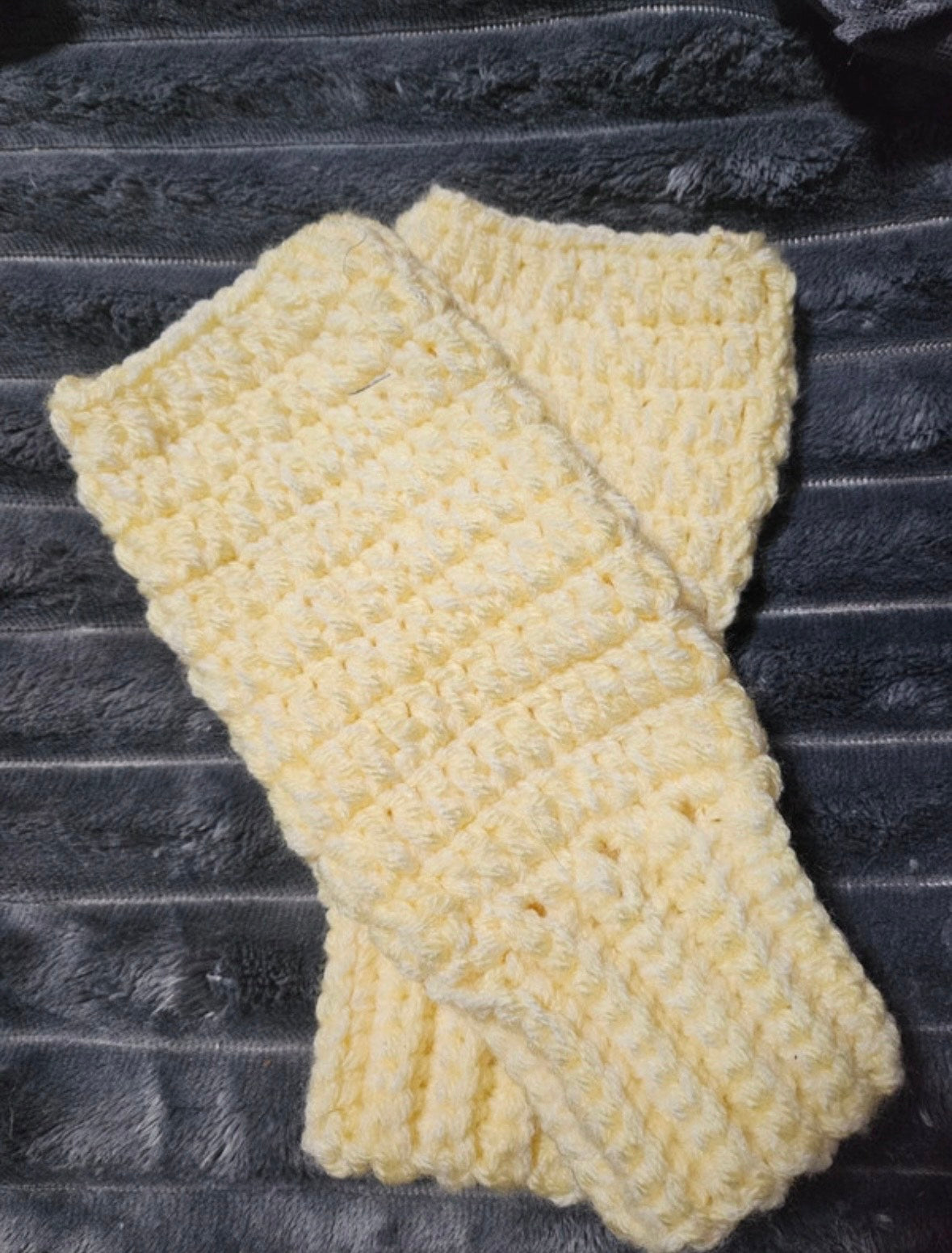 fingerless gloves